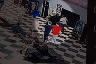 تطلق النار علي زوجها 

