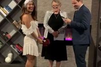 الفتاة والشاب الأمريكي