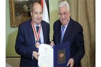 الرئيس الفلسطيني محمود عباس و الراحل وحيد حامد