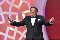 196-115121-taxes-pursue-adel-imam_700x400