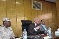 اجتماع محافظ أسوان