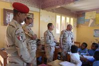 جولة تفقدية لقادة الدفاع الشعبي والعسكري لمدارس أسوان