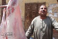 جزار كفيف  بأصابع ذهبية