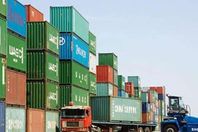 تهريب  إحباط  جمارك   ميناء