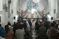 أقباط الأقصر يخمدون حريق الراهبات بصلاة عيد الميلاد