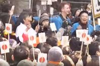 "الضحك" من أغرب الطقوس داخل الأضرحة باليابان