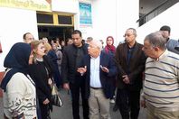 الغضبان يتحدث مع مسئولى مدرسة الليسية