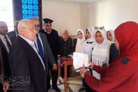 محافظ بورسعيد يتفقد المدارس