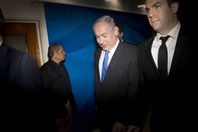 تجاوزات جنسية  تجبر المتحدث باسم نتنياهو علي الاستقالة