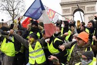 السترات الصفراء 
