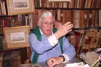 محامي حسن كامي: الفنان باعني كل ممتلكاته قبل وفاته