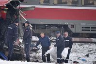 اصطدام قطار بحافلة - أرشيفية