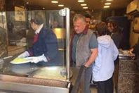 بالفيديو..الملك عبد الله في "مطعم فلافل"