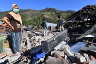 زلزال يضرب إندونيسيا