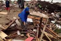 شاهد.. 168 قتيل و745 جريح حصيلة   تسونامي أندونيسا