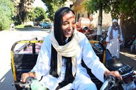 "مروة" فتاة التروسيكل