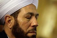 مفتي بشار يحرف سورة من القرآن