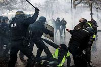 اعتقال محتجوا السترات الصفراء