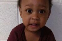 طفل رضيع يتعرض للموت على يد والدته بسبب التليفزيون