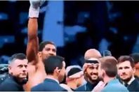 بطل الملاكمة يوجه التحية لابن سلمان