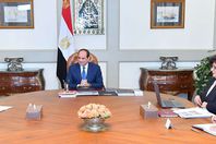 السيسي يجتمع بوزيرة الثقافة ورئيس الوزراء