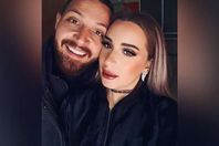 أسما شريف منير وزوجها