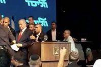 هروب نتنياهو وزوجته