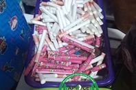 منتجات على شكل " سجائر" للأطفال في دولة عربية

