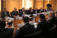 وزيرا «المالية» و«النقل» في اجتماع مشترك

