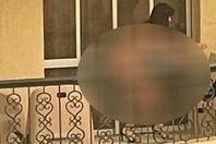 78-185542-details-semi-naked-tourist-crisis-balcony-egypt_700x400