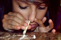 انتشار-مخيف-لتعاطي-المخدرات-في-أوساط-فتيات-عدن-اليمن