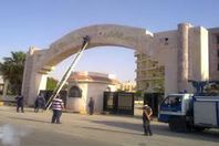 نقل جثة شهيد ومصابى الجيش من مستشفي العريش للقاهرة