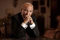 من يقف وراء منع «أحمد شفيق» من تجديد جواز سفره؟