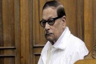 غدًا.. طعن صفوت الشريف ونجليه على حكم حبسهم بالكسب غير