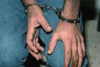 سقوط عاطل هارب من 33 حكمًا بأكتوبر