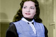 "شادية" أهانتها ممثلة فأصبت نجمة السينما بلا منازع