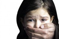 تفاصيل تعذيب طفلة وقتلها لإجبارها على التسول