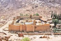 سانت كاترين تستعد لملتقى الأديان "هنا نصلي معًا"