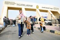 عودة 442 مصريا من ليبيا عبر منفذ السلوم