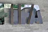 "فيفا" يتحدث عن زيارة ميسي إلى مصر