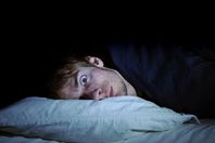 دراسات علمية تؤكد أهمية النوم في الظلام