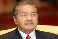 "مهاتير محمد" يطالب بإقالة رئيس الوزراء