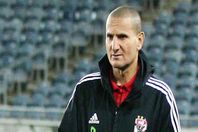 طارق سليمان: إكرامي الحارس الأساسي للأهلي