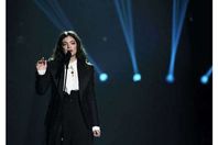 المغنية لورد