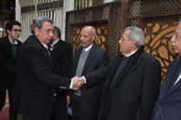 بالصور.. وزراء سابقين في عزاء الناقد "علي أبو شادي"