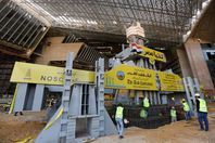 بالصور..  أبناء الفراعنة يشيدون المتحف الكبير لآثار الأجداد