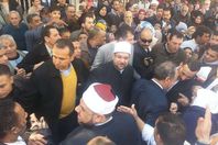 بالصور بطاطين الأوقاف والمحافظ تغلق الطريق بالإسكندريه