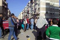 تجمع المواطنين حول واقعة دهس الطفلة