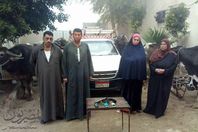 المتهمين وبحوزتهم المضبوطات 
