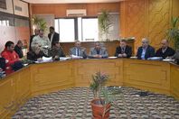 إجتماع المحافظ لاستعراض مخطط الأزمات